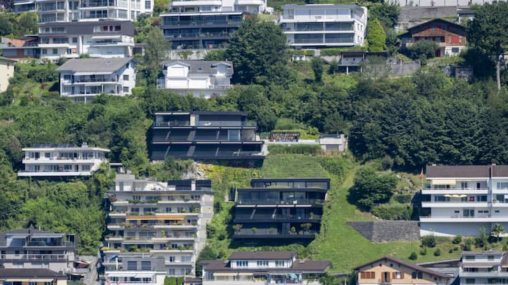 A l'instar des cantons, à l'exception de Genève (-1,9%), la tendance annuelle des loyers proposés en milieu urbain demeure néanmoins à la hausse, en particulier à Lucerne (+5,0%) et à Zurich (+3,5%).