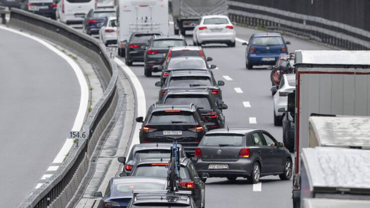 Un embouteillage s'étend sur plusieurs kilomètres samedi matin au portail nord du tunnel du Gothard (Archives).