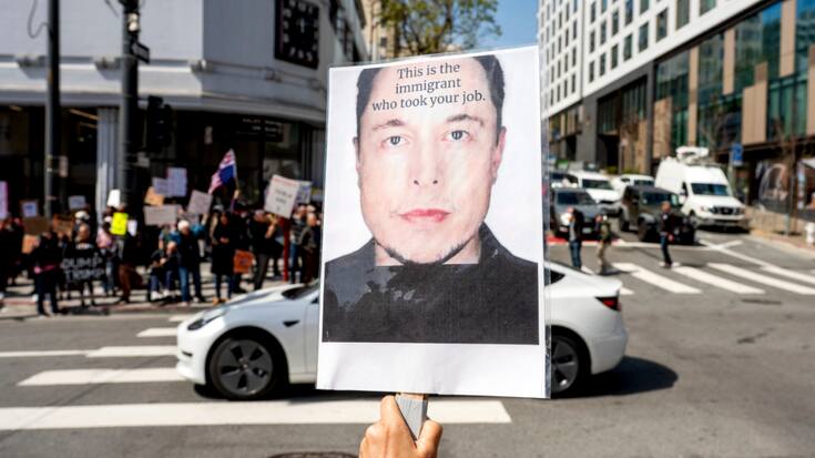 La rémunération d'Elon Musk fait l'objet d'une bataille judiciaire depuis des années aux Etats-Unis. Ici, une manifestation contre le patron de Tesla à San Francisco. (archive)