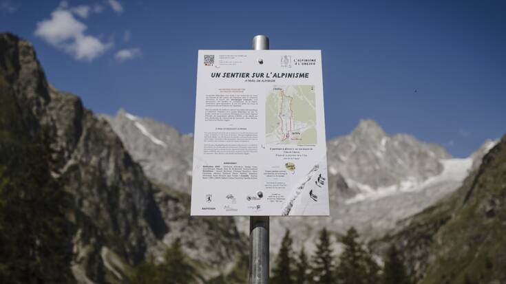 Le parcours s'étend sur 3 km, pour une balade d'environ une heure à la découverte de huit panneaux, au départ de l'Office du tourisme de la Fouly. L'itinéraire est praticable de juin à octobre.