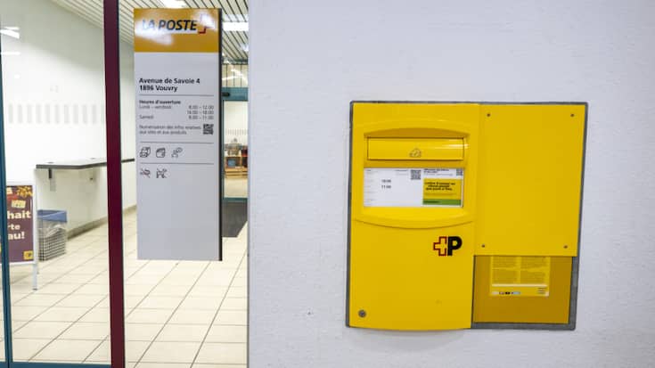 Sous pression, la Poste prévoit de supprimer une centaine d'emplois (image d'illustration).