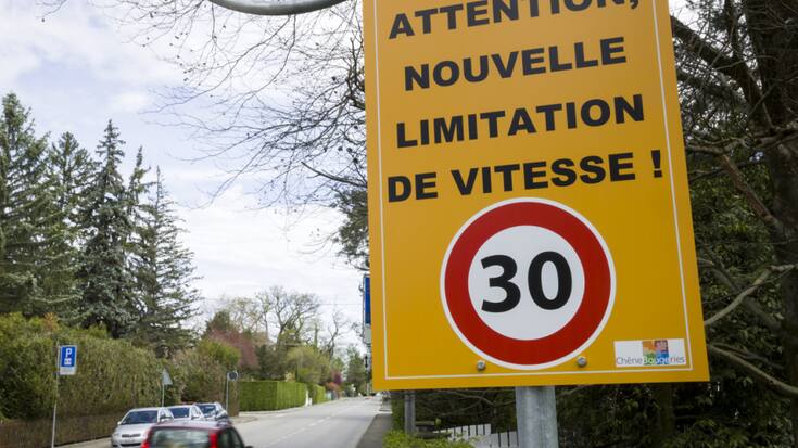 Selon un sondage commandé par le TCS, près de deux tiers des personnes interrogés sont contre une généralisation du 30 km/h en ville (image d'illustration).