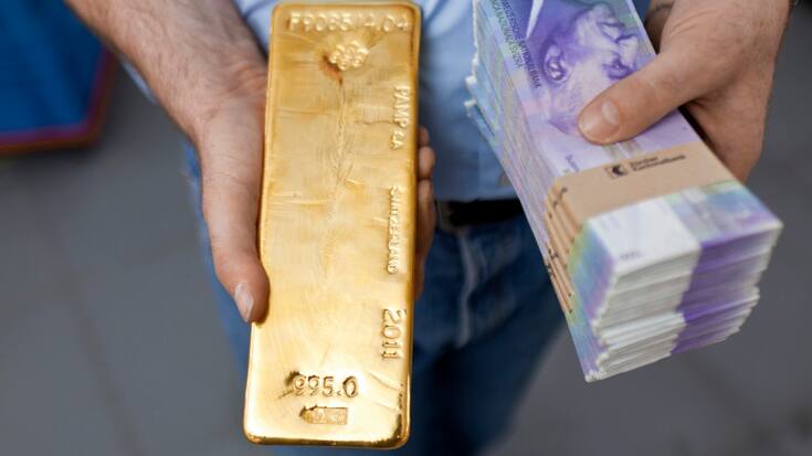 Traditionnelle valeur refuge en période de troubles, le prix du métal jaune monte d'autant plus vite que se dévalue le dollar US, monnaie dans laquelle il est libellé. (archive)