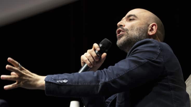 Fort applaudi à Lugano dimanche, Roberto Saviano, le journaliste et écrivain engagé contre la mafia, s'est montré critique envers la justice et les médias de son pays notamment.