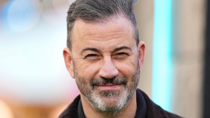 L'humoriste est de retour après une semaine de suspension.