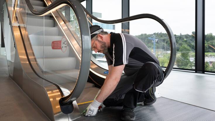 Le contrat comprend de nouvelles installations, des rénovations et des services de maintenance (archives).