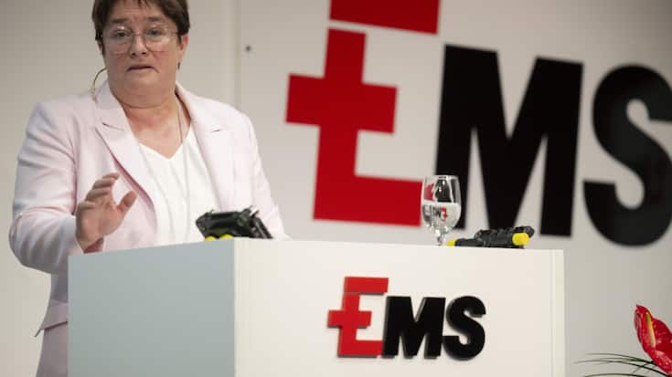 Les ventes du chimiste grison Ems-Chemie ont reculé sur les neuf premiers mois de l'année. Ici, la directrice générale Magdalena Martullo-Blocher. (archive)
