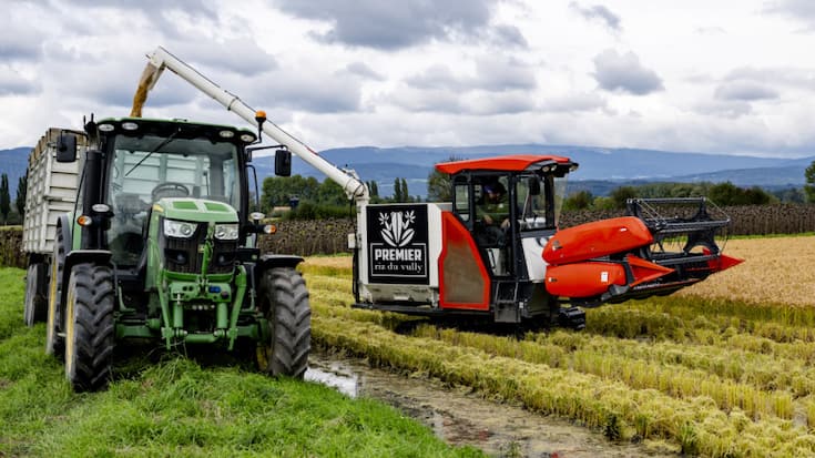 Les apprentis apprendront à manier aussi bien une faucheuse  ou un tracteur que les outils de gestion de données (archives).