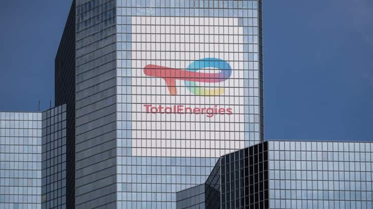 Le géant pétrolier a profité de la croissance de sa production d'hydrocarbures de plus de 4% sur un an tandis que le prix du pétrole a reculé de plus de 10 dollars par baril d'une année sur l'autre, souligne-t-il.