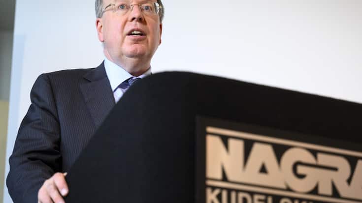 L'histoire de l'enregistreur portable Nagra commence avec un Polonais réfugié, Stefan Kudelski.  Son fils André Kudelski a repris la tête du groupe en 1991. Photo: lors d'une conférence de presse à Cheseaux (VD) en février 2023.