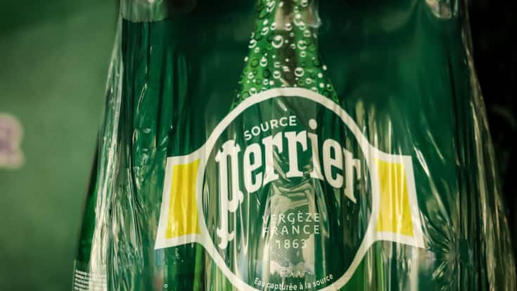 Nestlé Waters &amp; Premium Beverages, qui produit en France les eaux Perrier, Vittel, Contrex ou encore Hépar, conteste "fermement" les demandes d'UFC-Que Choisir, "notamment les allégations mettant en cause la sécurité alimentaire des produits".