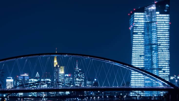 Les stablecoins sont des cryptomonnaies à la valeur stable, indexée sur de véritables devises, qui offrent la perspective de paiements à moindre frais, immédiats et sécurisés, partout dans le monde.