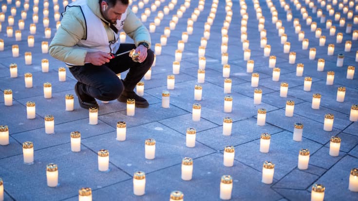 Les Caritas régionales se veulent sollidaires des personnes souffrant de pauvreté en installant "un million d'étoiles" sur les places publiques en Suisse.