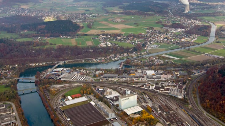 La camion a chuté dans l'Aar depuis le troisième pont depuis la gauche sur cette photo d'archives.