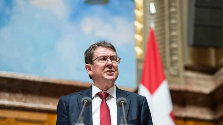 Durant les débats, le ministre des transports Albert Rösti a assuré que, malgré les coupes budgétaires, les transports publics régionaux pourront continuer à remplir leur fonction de desserte de manière appropriée (archives).