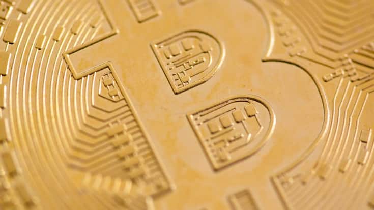 Le bitcoin chutait lundi de 1,69%, à 86'973,06 dollars. (archive)