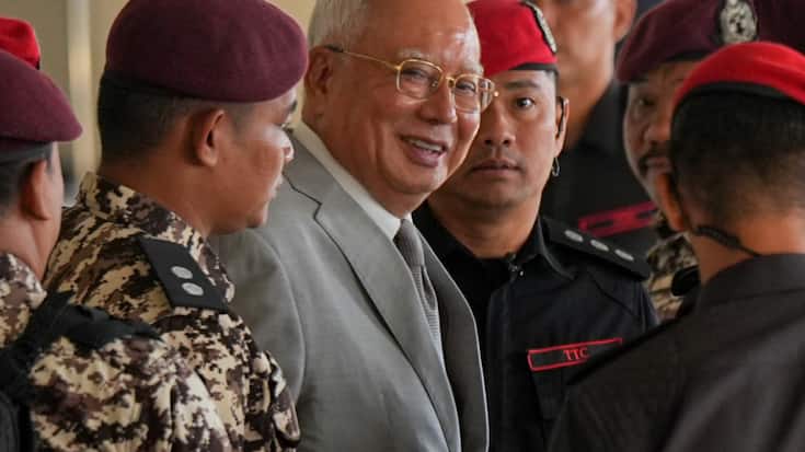 L'ex-Premier ministre malaysien Najib Razak restera en prison.