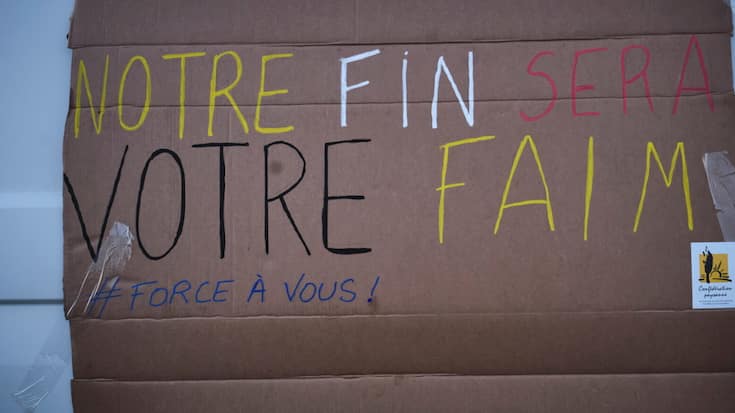 Image d'illustration d'un slogan brandi par les manifestants, la veille, dans les Pyrénées-Atlantiques.