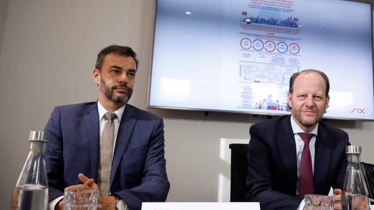 Daniel Schmucki (à gauche) et Jos Dijsselhof avaient été les artisans aussi bien de la vente des services de paiement à Worldline en 2018 que de l'acquisition de la Bourse de Madrid en 2020. (archive(