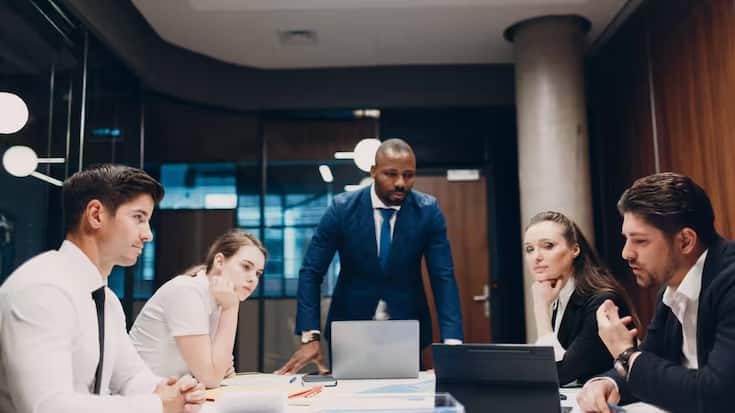 Les équipes dirigeantes se diversifient en termes de nationalités.