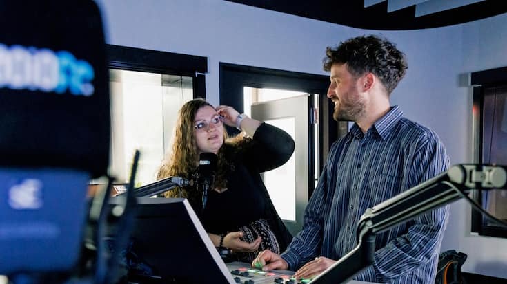 Lauriane Schott et Loïc Schorderet, 31 ans, sont corédacteurs en chef à Radio Fribourg depuis avril 2023.