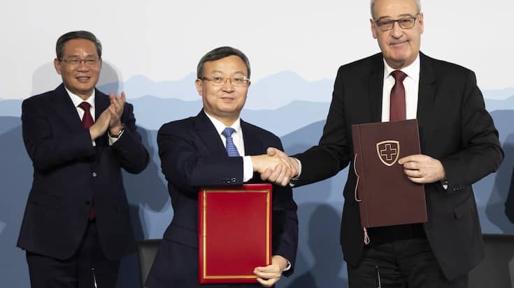 Guy Parmelin lors de sa rencontre à Berne le 15 janvier 2024 avec Wang Shouwen