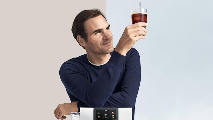 <p>Avec ses contrats publicitaires, Federer gagne plus d'argent qu'il n'en gagnait dans le sport.</p>