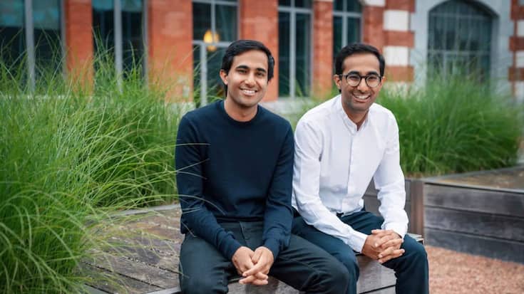 Les deux fondateurs, Omar et Taha Bawa, sont frères et sont issus d’une famille travaillant dans l’humanitaire.