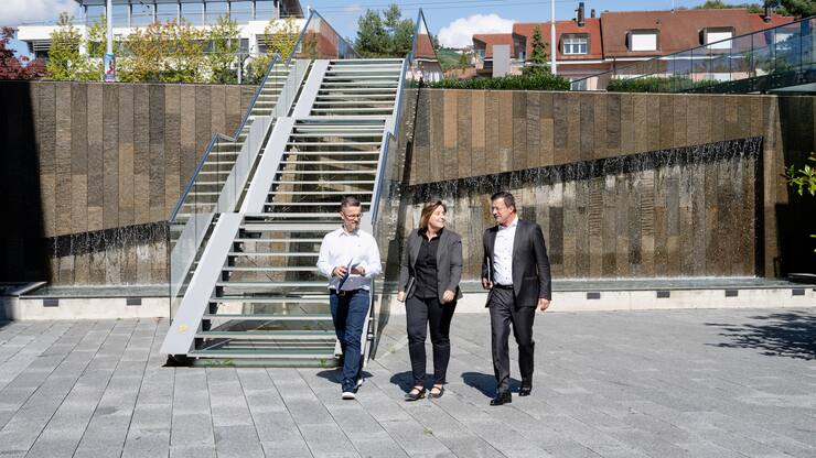 De gauche à droite: Jeton Ramadani, directeur de la société Formadult Sàrl, Sophie Marchand Reymond, directrice du Centre de Formation Continue de la HEIG-VD et Frédéric Bonjour, directeur du département de la formation du Centre Patronal.