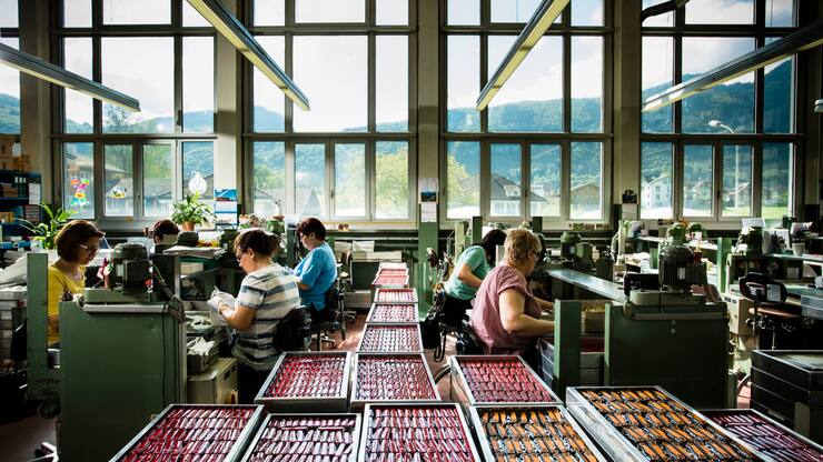 <p>Chez Victorinox, l’ancienneté moyenne des employés est d’environ vingt-cinq ans. Une longévité qui semble aujourd’hui faire figure d’exception.</p>