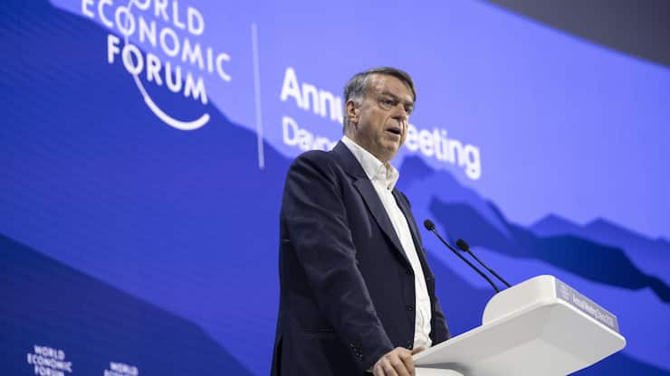 Ardent défenseur de la durabilité, André Hoffmann appelle à un changement profond de modèle, prônant le passage d’un capitalisme extractif à une économie régénérative.