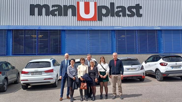 Mora, Manuplast