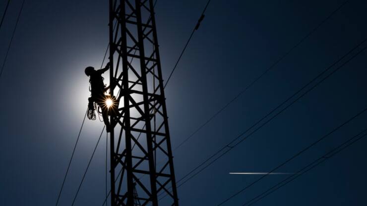 Haute tension, Romande Energie sur les hauts de Lausanne le 6 septembre 2021. (VFLPIX.COM /Valentin Flauraud)