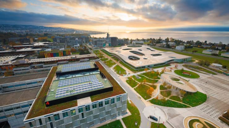 Parc solaire Romande Energie Ã  l'Ecole Polytechnique Federale de Lausanne (EPFL) ce vendredi 11 novembre 2022 Ã  Ecublens. (Valentin Flauraud)