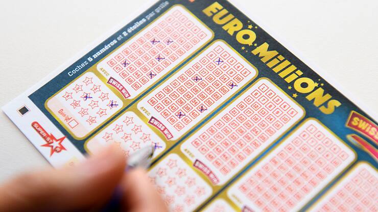 Lors du prochain tirage de l'Euro Millions mardi, 122 millions de francs seront en jeu (archives).