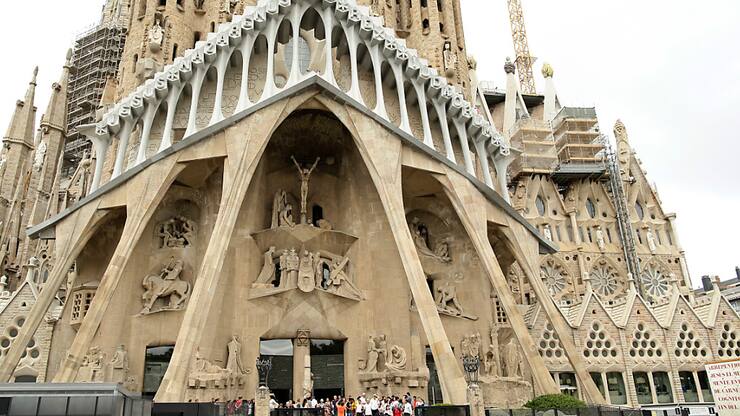 C'est cette fois le Covid qui retarde l'achèvement de la  Sagrada Familia.