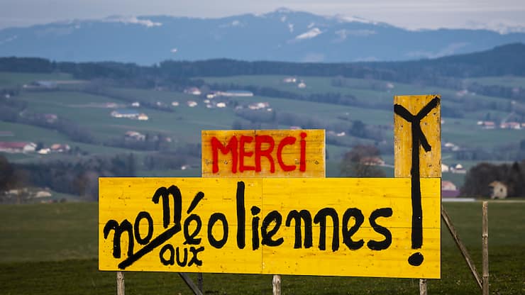A Sommentier, les habitants ont déjà montré leurs oppositions au parc éolien des " Monts de Vuisternens". Avec les révélations des opposants mardi, ce sont ceux concernés par le parc des "Collines de la Sonnaz" qui risquent de monter au créneau (archives).