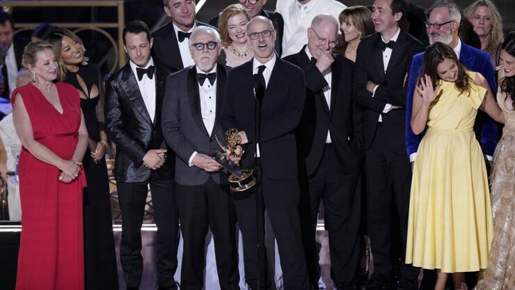 "Succession" a remporté l'Emmy de la meilleure série dramatique pour la deuxième fois, après une première victoire en 2020.