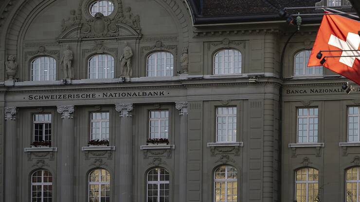 Dans un contexte mondial de resserrement des politiques monétaires, la Banque nationale suisse (BNS) devrait poursuivre avec la hausse des taux directeur amorcée mi-juin. (KEYSTONE/Alessandro Della Valle)