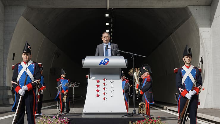 Le conseiller d'Etat valaisan Franz Ruppen lors de l'inauguration vendredi du tube nord du tunnel de Viège.
