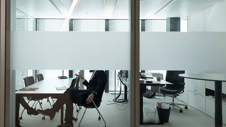 La rentabilité du secteur, qui emploie quelque 58'700 personnes, a par contre reculé à un total de 4,1 milliards, après 4,9 milliards en 2022. (KEYSTONE/Gaetan Bally)