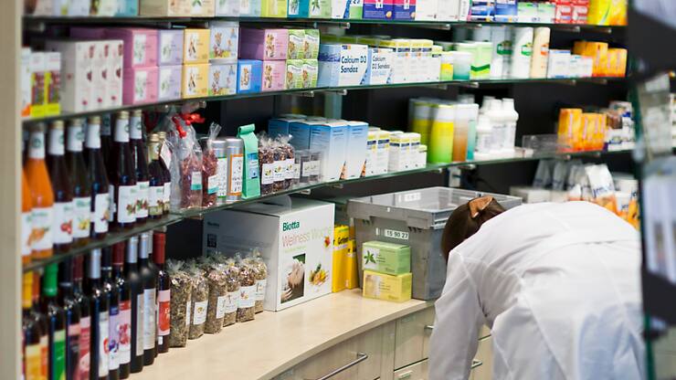 La solution la plus simple reste de commander un produit équivalent à celui qui manque chez un autre fournisseur. Encore faut-il que ce dernier puisse mettre à disposition les quantités requises.(KEYSTONE/Gaetan Bally)