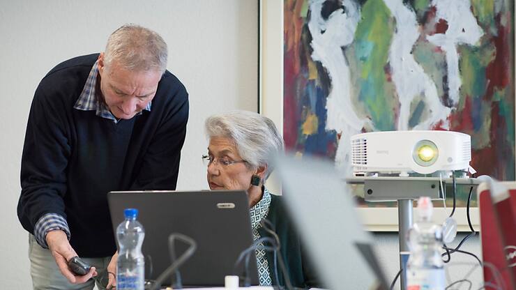 Les entreprises se montrent majoritairement réticentes à embaucher des seniors après 65 ans, soit l'âge officiel actuel du départ à la retraite (archives).