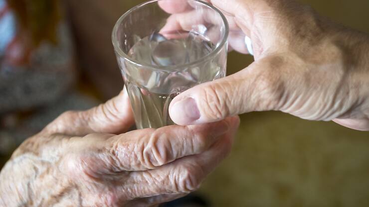 En Suisse, les décès ont diminué de 250 personnes par million d'habitants l'an dernier. (archive)