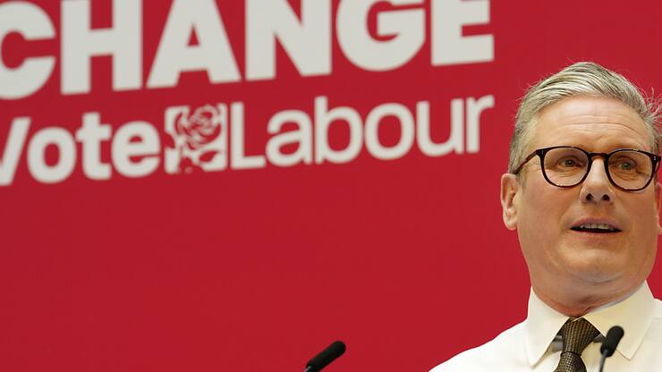 Le "Sun" rejoint ainsi plusieurs médias étiquetés à droite ou centre-droit qui ont appelé à voter pour le Labour. Celui-ci s'est recentré depuis que Keir Starmer en a pris la tête en 2020 et devrait sauf coup de théâtre devenir Premier ministre vendredi.