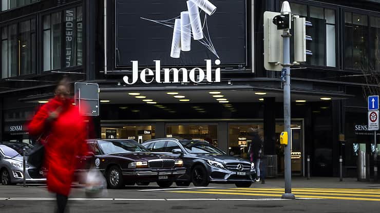 Le bâtiment, dans lequel se trouve actuellement le grand magasin Jelmoli, doit être rénové jusqu'en 2027. (archive)