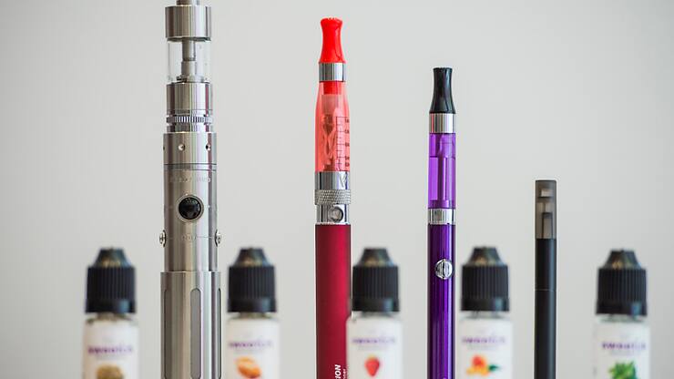 Dès le 15 juillet prochain, le Canton de Vaud va interdire la vente de cigarettes électroniques, puffs et produits similaires à des mineurs (archives).