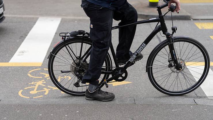 L'altercation entre l'automobiliste et le cycliste a éclaté devant un feu rouge. Ce dernier est alors tombé avant que le conducteur de la voiture ne l'écrase volontairement avant de s'enfuir (photo symbolique).