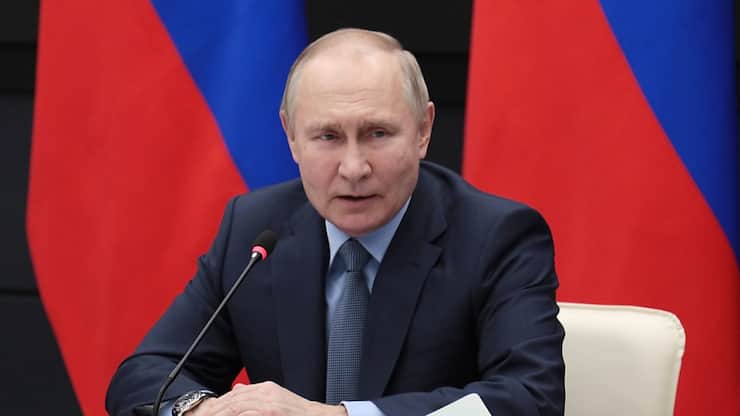 Vladimir Poutine avait ordonné un assaut dans la région ukrainienne de Kharkiv pour créer une zone tampon à même de limiter les tirs ukrainiens en direction de Belgorod. Si les forces russes ont conquis quelques localités ukrainiennes, elles n'ont jamais pu créer cette "zone de sécurité".