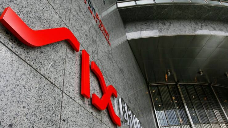 A la Bourse suisse vers 10h55, l'indice vedette SMI baissait de 0,51% à 12'184,80 points, après avoir ouvert en petit repli de 0,09%. (KEYSTONE/Steffen Schmidt)